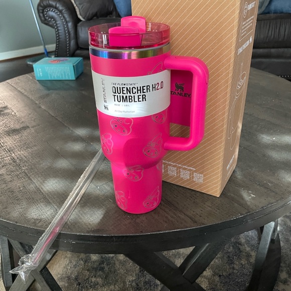 Stanley Quencher H2.0 Tumbler in Bright Pink - Picture 5 of 5